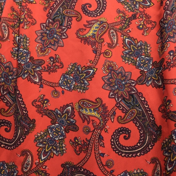 LOFT Petite Red Paisley Blouse *Fits XSP and SP - Picture 5 of 7